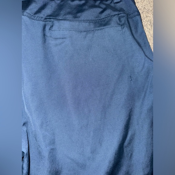 Lululemon Commission 9” Shorts - Picture 11 of 15